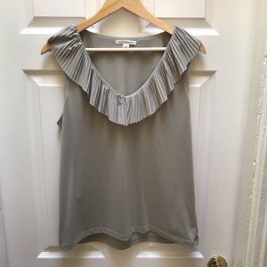 Banana Republic Shell w/ Pleated Ruffle Sz L EUC